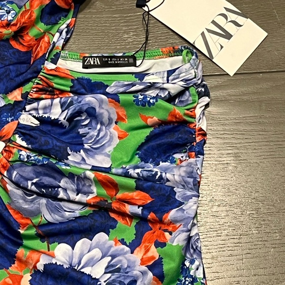 Zara Asymmetrical Neck Line Green Blue Orange Floral Bodysuit Blouse NWT Medium - Picture 3 of 8
